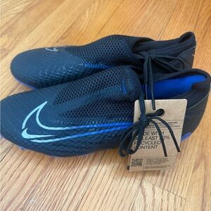 Nike Phantom Men's Black Soccer Shoes New with Tags
